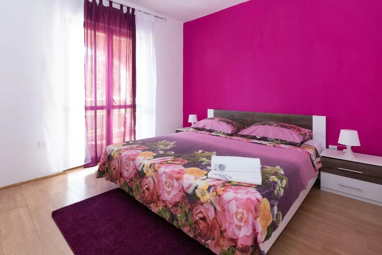 Apartments Luka Pag Town